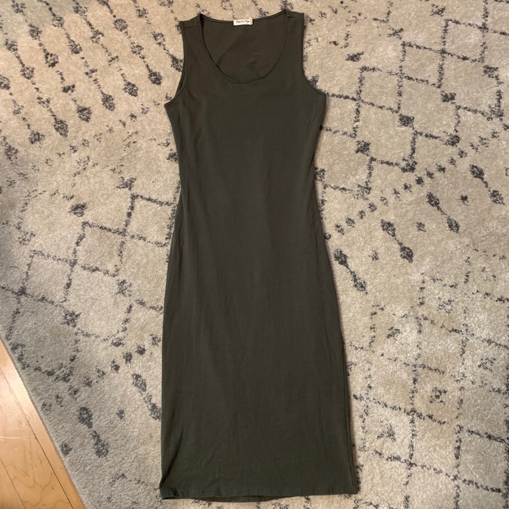 🌈3 for $25 Olive open back midi dress